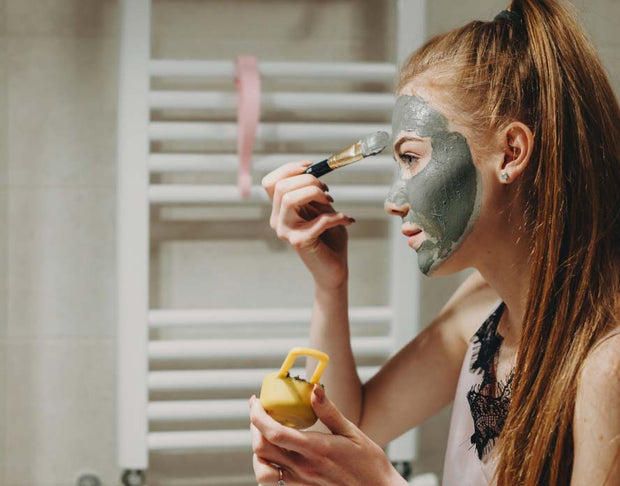 💆 Massage your face and use a mask